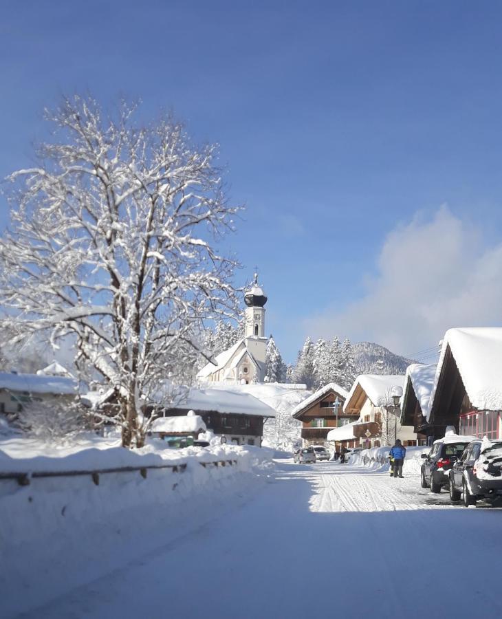 Landhotel Zum Staffelwirt Jachenau Esterno foto